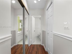 100 Lakeview Dr 108, Weston FL 33326