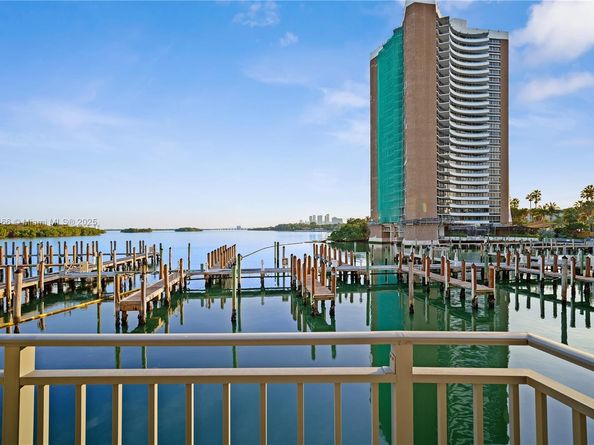 770 NE 69th St 2H, Miami FL 33138