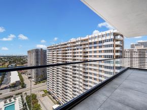 2000 S Ocean Dr 17A, Hallandale Beach FL 33009