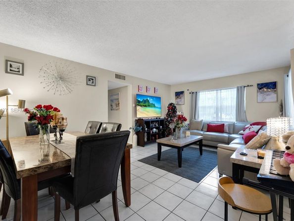 9050 NW 28th St 131, Coral Springs FL 33065