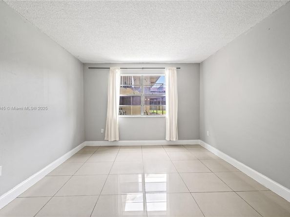 301 NW 177th St 104, Miami Gardens FL 33169