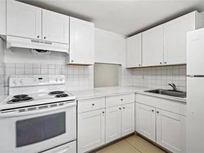 301 NW 177th St 104, Miami Gardens FL 33169
