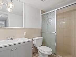 301 NW 177th St 104, Miami Gardens FL 33169