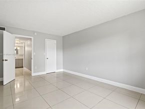 301 NW 177th St 104, Miami Gardens FL 33169