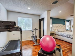 3989 Pinewood Ln, Weston FL 33331