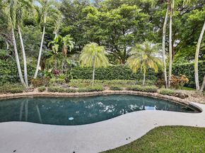 3989 Pinewood Ln, Weston FL 33331
