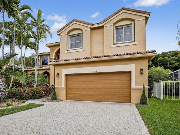 3989 Pinewood Ln, Weston FL 33331