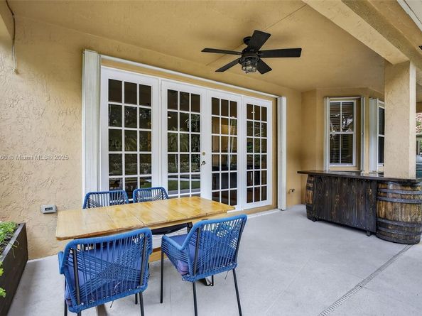 3989 Pinewood Ln, Weston FL 33331