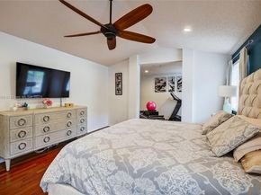 3989 Pinewood Ln, Weston FL 33331