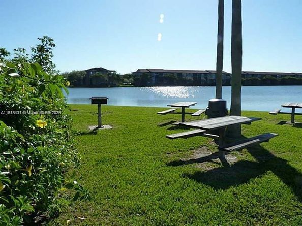 300 SW 130th Ter 412B, Pembroke Pines FL 33027