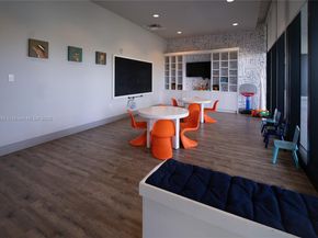 5300 Paseo Blvd 812, Doral FL 33166