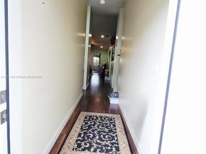 6722 NW 192nd Ln, Hialeah FL 33015