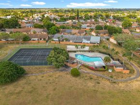 6722 NW 192nd Ln, Hialeah FL 33015