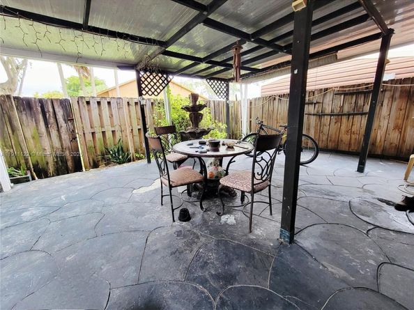 6722 NW 192nd Ln, Hialeah FL 33015