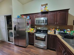 6722 NW 192nd Ln, Hialeah FL 33015