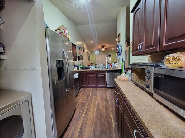 6722 NW 192nd Ln, Hialeah FL 33015