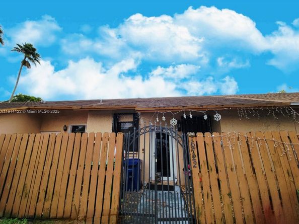 6722 NW 192nd Ln, Hialeah FL 33015