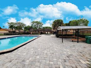 6722 NW 192nd Ln, Hialeah FL 33015