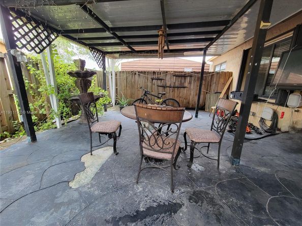 6722 NW 192nd Ln, Hialeah FL 33015