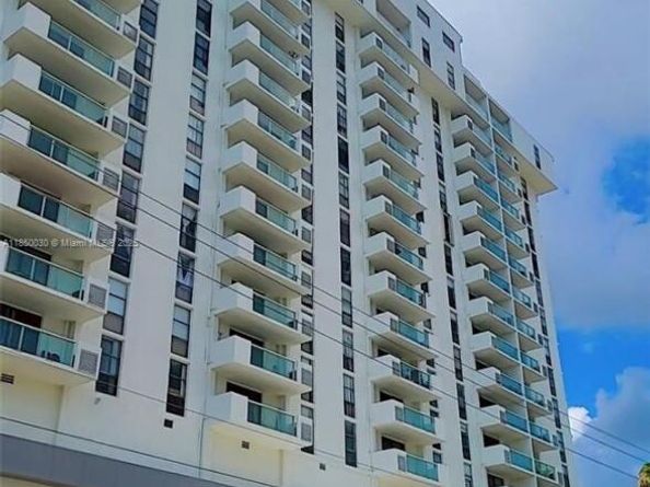 13499 Biscayne Blvd 612, North Miami FL 33181