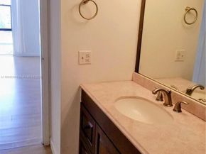13499 Biscayne Blvd 612, North Miami FL 33181