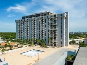 13499 Biscayne Blvd 612, North Miami FL 33181