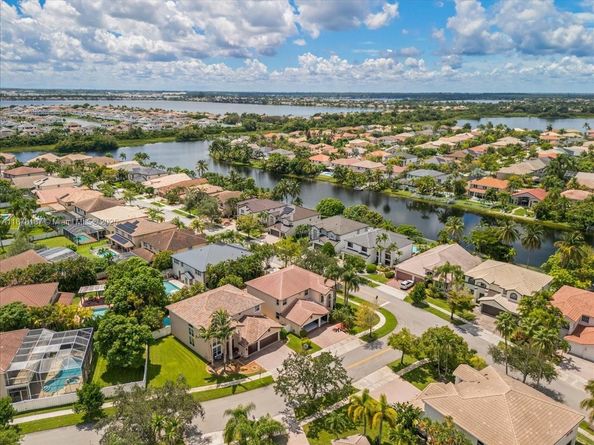 17492 SW 35th St, Miramar FL 33029
