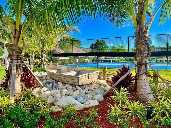 198 Tilford J 198, Deerfield Beach FL 33442