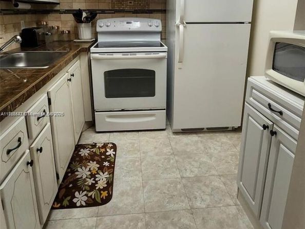 198 Tilford J 198, Deerfield Beach FL 33442