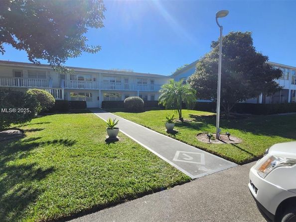 198 Tilford J 198, Deerfield Beach FL 33442