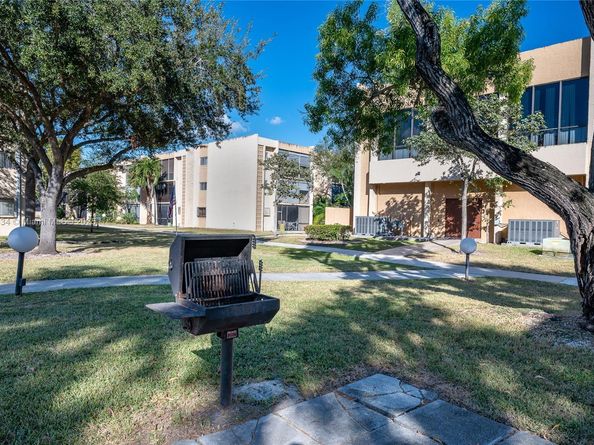 8415 SW 107th Ave 338W, Miami FL 33173