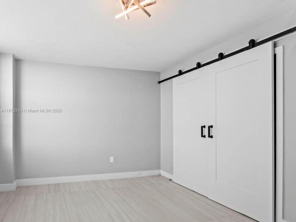 5555 Collins Ave 14N, Miami Beach FL 33140