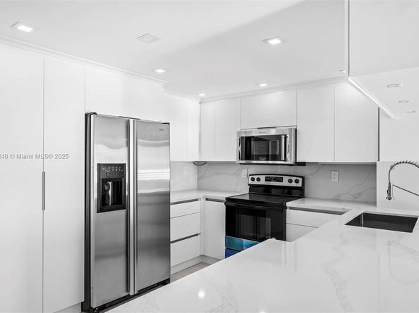 5555 Collins Ave 14N, Miami Beach FL 33140