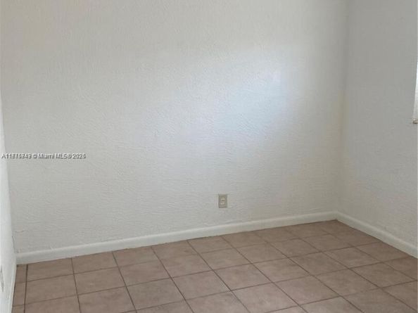 3020 NW 2nd St, Pompano Beach FL 33069