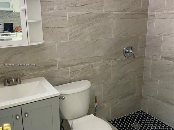 3020 NW 2nd St, Pompano Beach FL 33069
