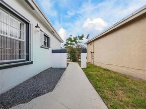 336 S Ketch Dr, Sunrise FL 33326