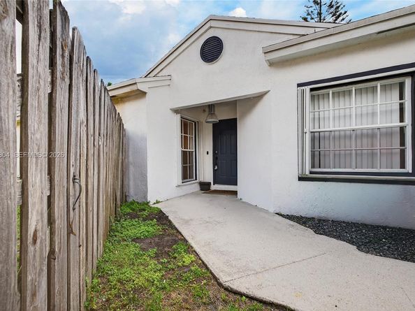 336 S Ketch Dr, Sunrise FL 33326