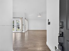 336 S Ketch Dr, Sunrise FL 33326