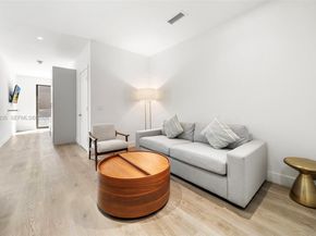 229 SW 9th St 208, Miami FL 33130