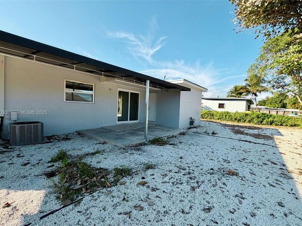 14313 SW 110th Ave, Miami FL 33176