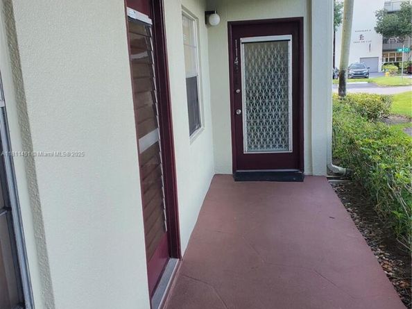 800 SW 131st Ave 113F, Pembroke Pines FL 33027