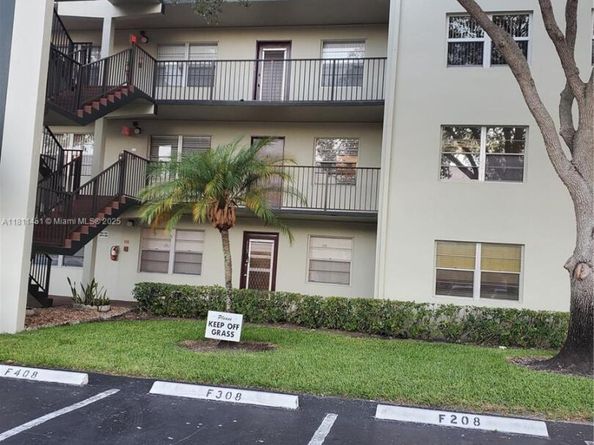 800 SW 131st Ave 113F, Pembroke Pines FL 33027