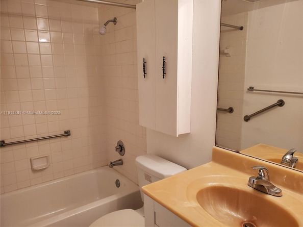 800 SW 131st Ave 113F, Pembroke Pines FL 33027