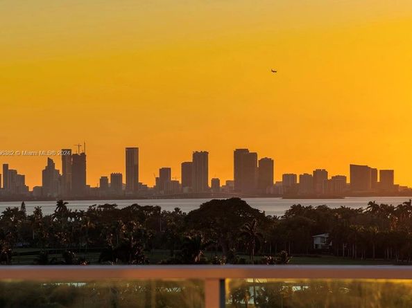 201 Aqua Ave 801, Miami Beach FL 33141