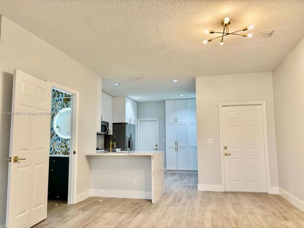 3626 San Simeon Cir, Weston FL 33331