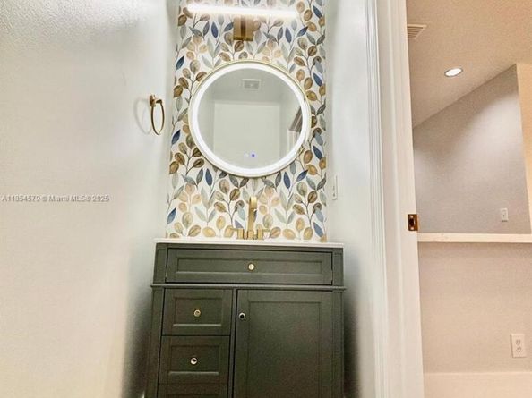 3626 San Simeon Cir, Weston FL 33331