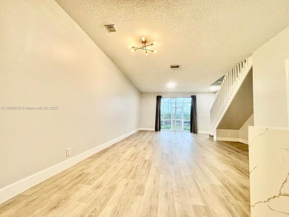 3626 San Simeon Cir, Weston FL 33331