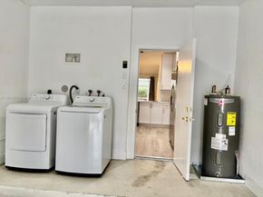 3626 San Simeon Cir, Weston FL 33331