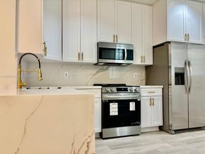 3626 San Simeon Cir, Weston FL 33331