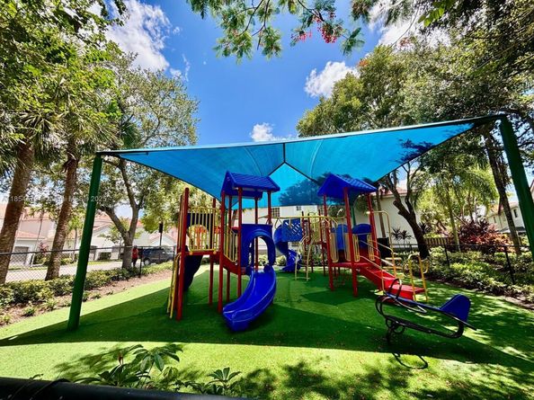 3626 San Simeon Cir, Weston FL 33331